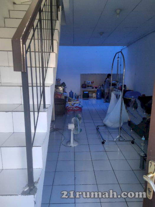 Rumah taman palem lestari cengkareng