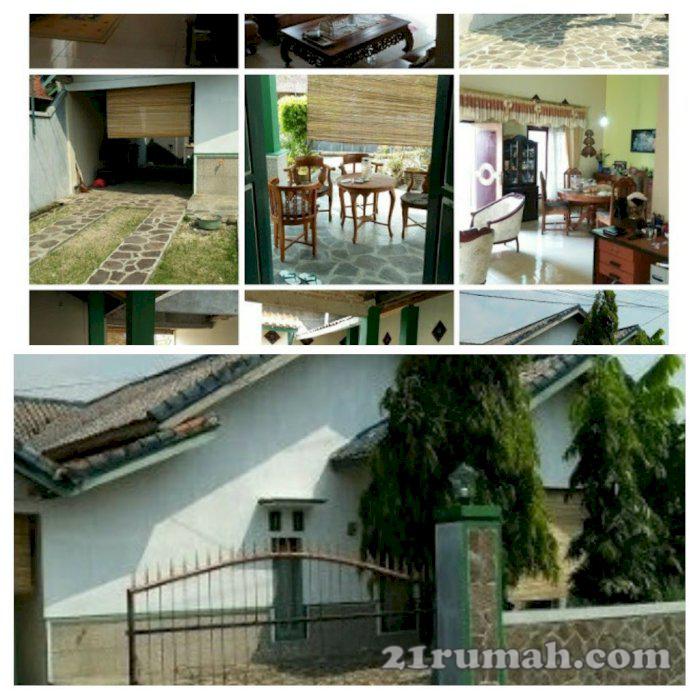 rumah hunian nyaman dekat dengan pusat hiburan dan kolam renang