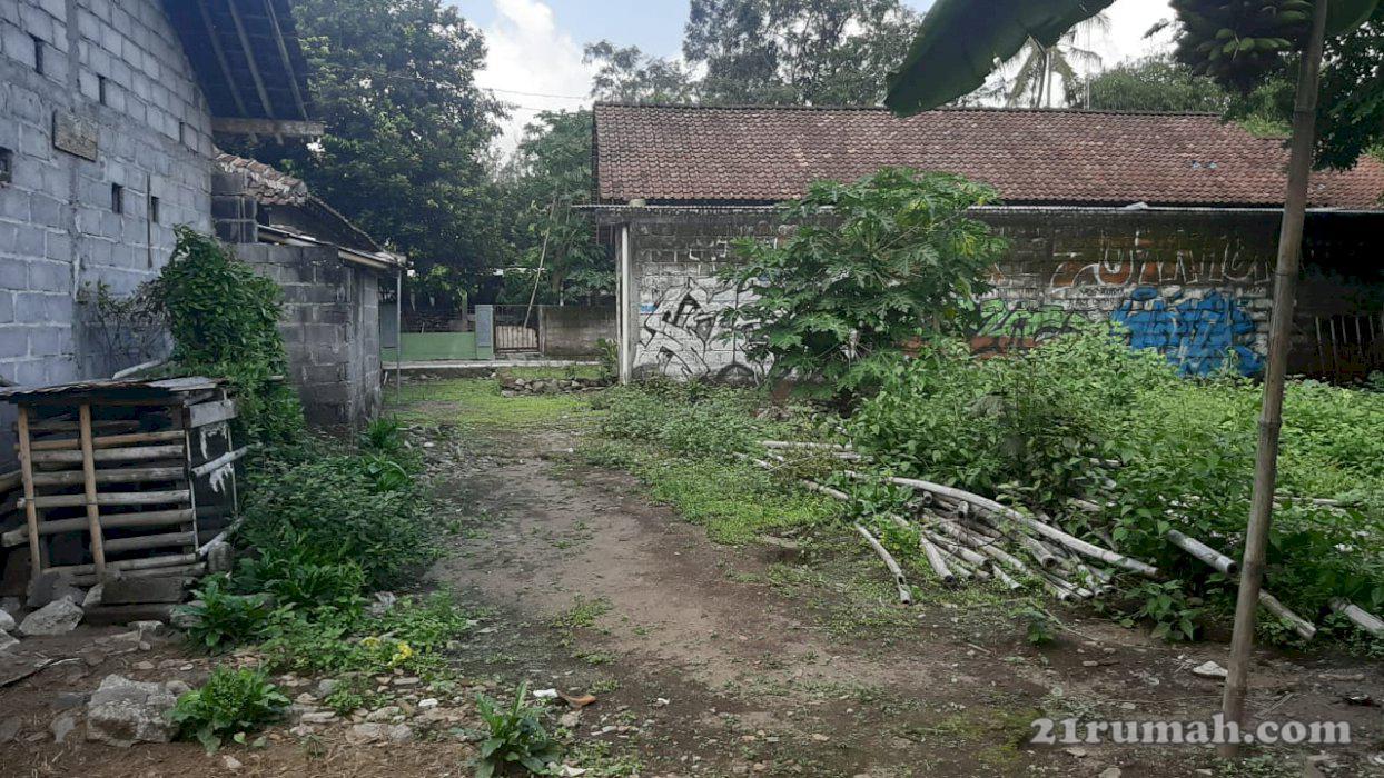 Di jual tanah pekarangan di jakal km 12