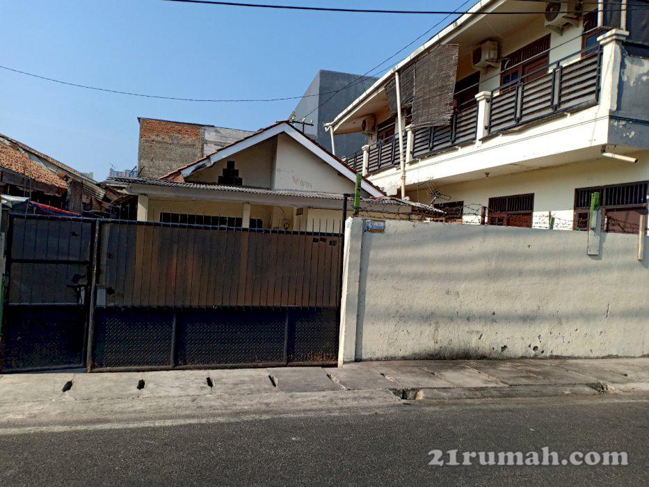 Di jual rumah tempat strategis