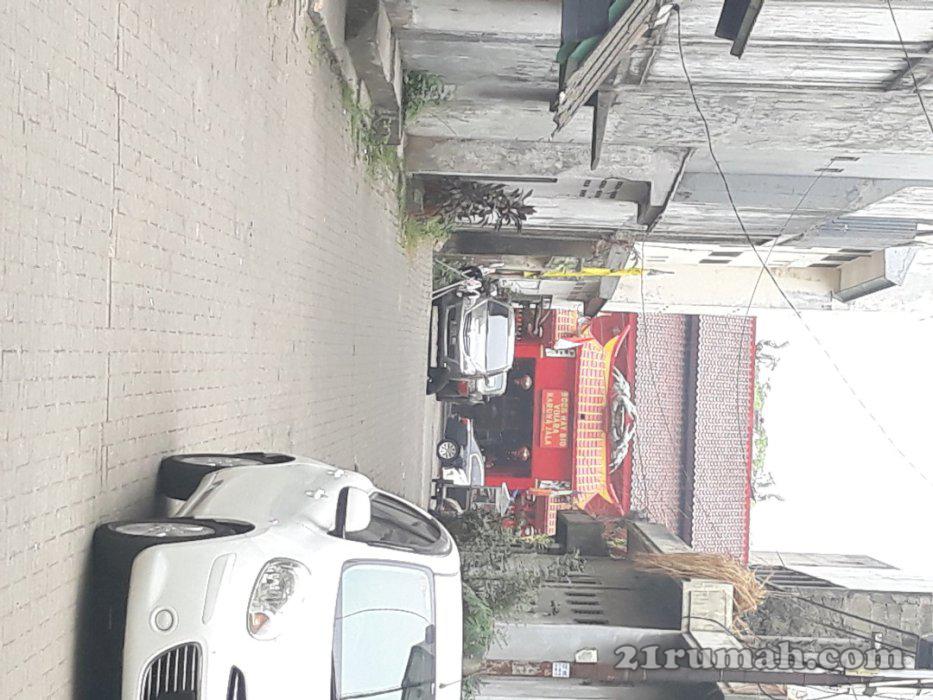 BU Rumah murah 3 lantai dekat EON