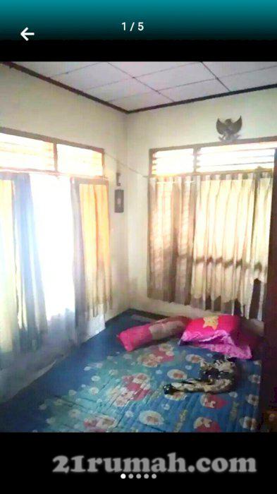 Rumah dijual di kawasan perkampungan