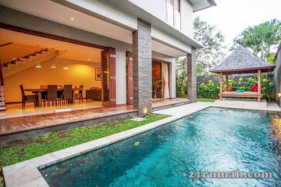 Cozy Two levels building villa in Seminyak
