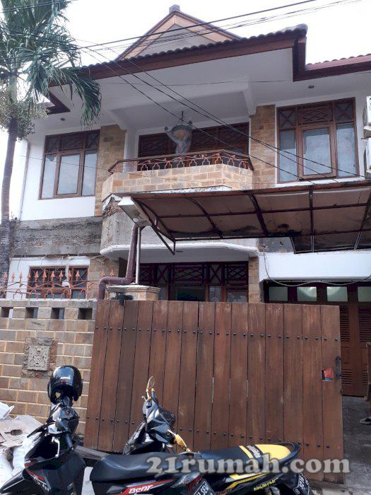 Rumah semi furnished jalan 2 mobil