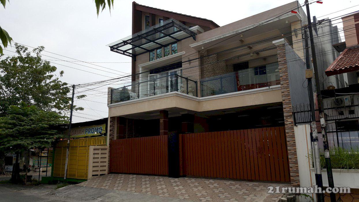 Rumah Mewah di Tengah Kota