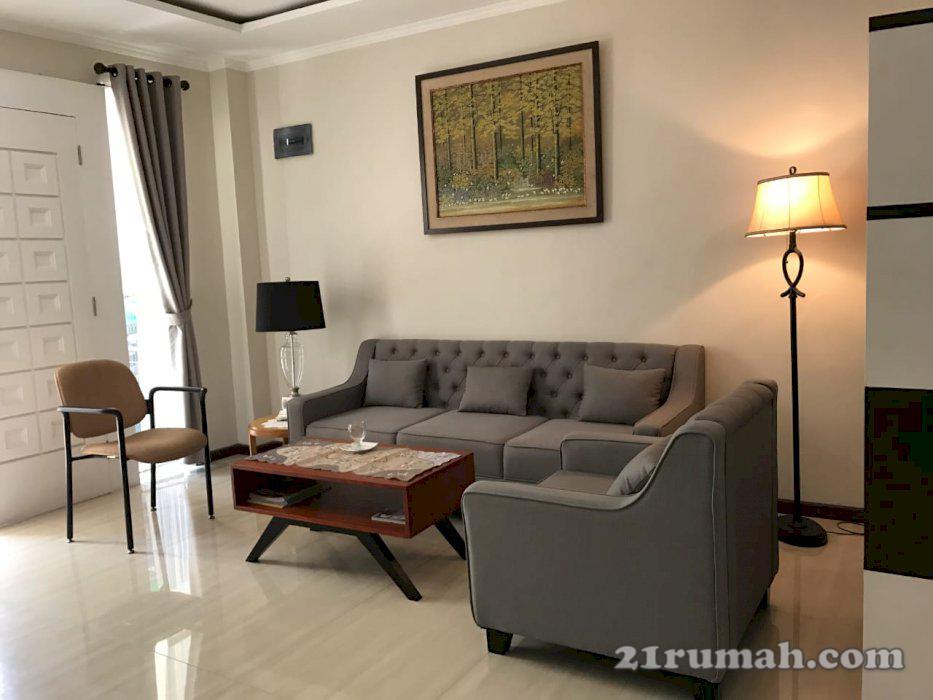 Rumah Minimalis Full furnished jalan 2 mobil