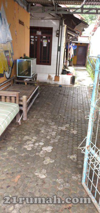 Jual rumah plus kontrkan 2 pintu