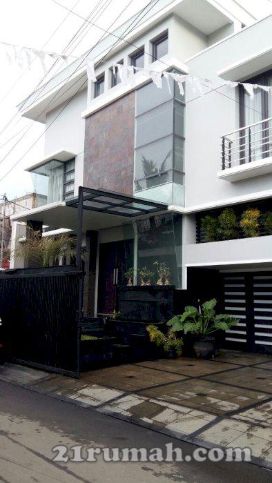 rumah full furnised di kemang
