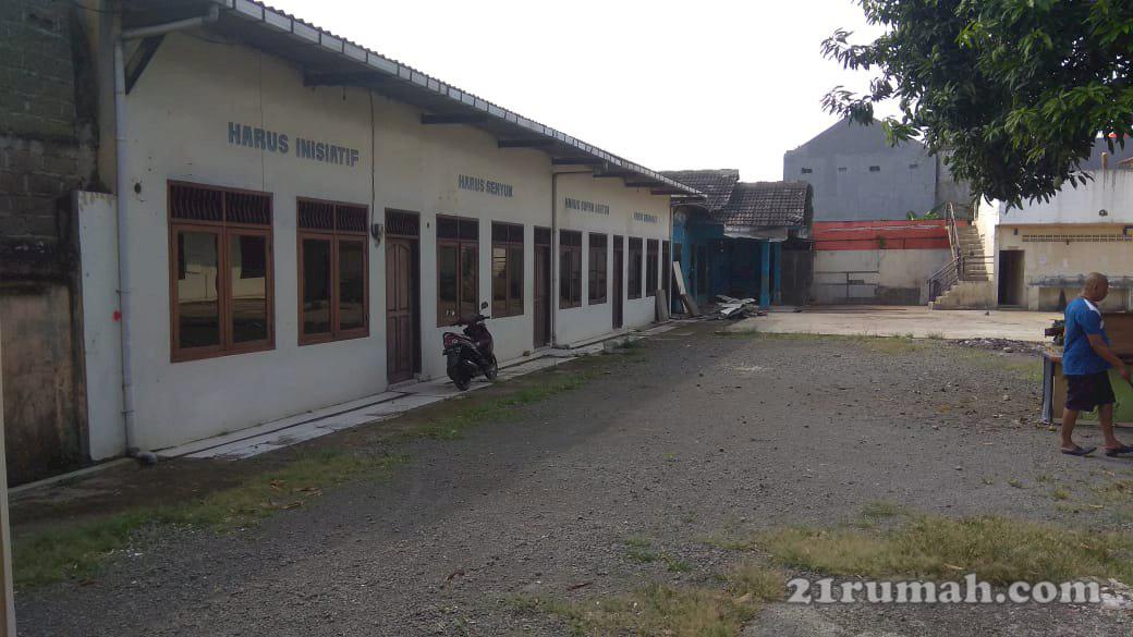 Di jual tanah plus bangunan 