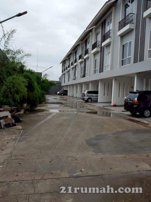 Rumah Baru 3LT Murah Siap Huni Jakarta Barat