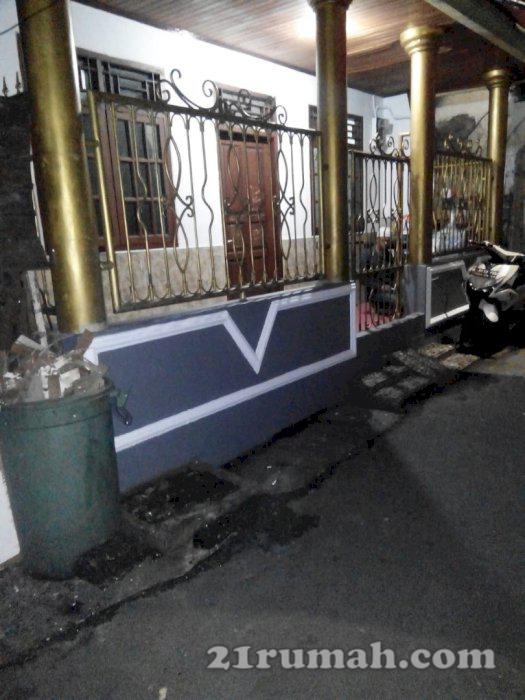 Rumah kontrakan 2 lantai 18 pintu loksi di Senen Jakarta pusat jual butuh urgent