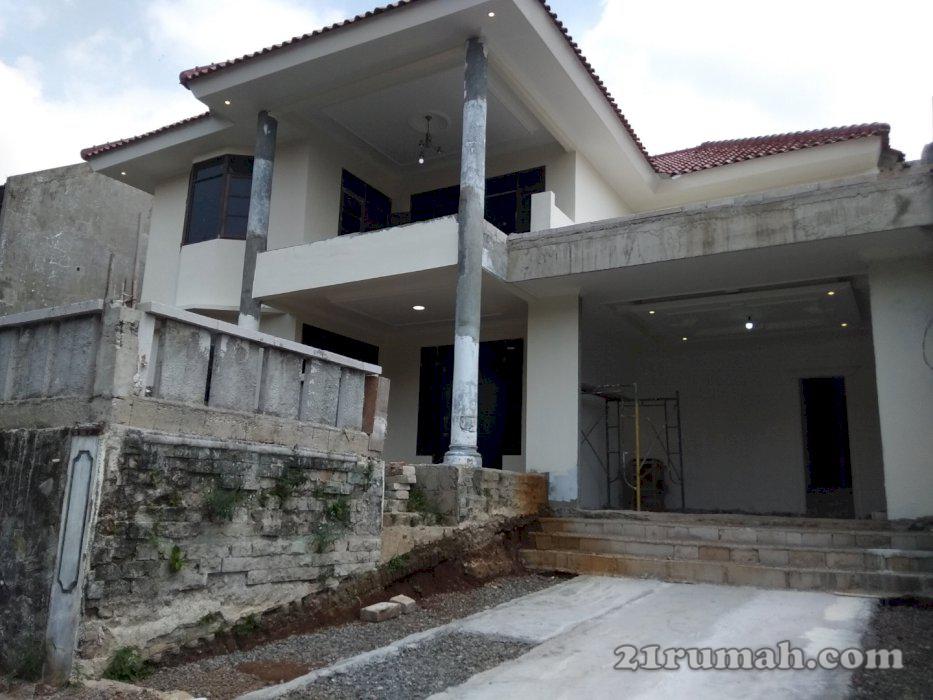 Rumah Mewah Murah 2LT di Bukit Cimanggu City didepan Marcopolo