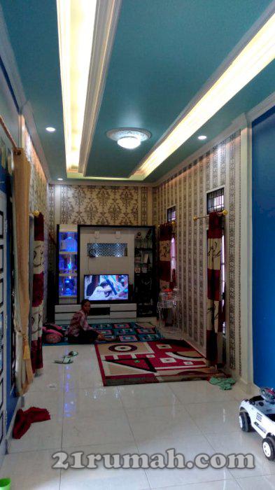 Di jual rumah 2 lantai murah