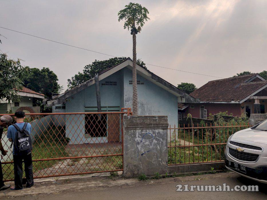 Dijual rumah dan halamannya
