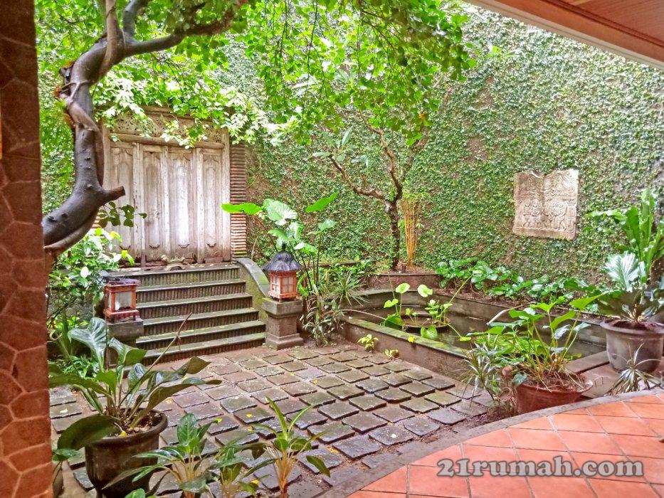 Jual rumah mewah untuk keluarga, lokasi solo, strategist