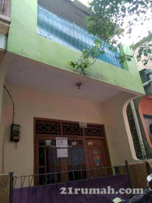 Di jual rumah dua lantai 