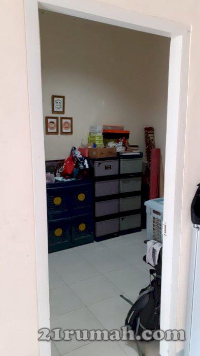 Rumah villa gading harapan gerbang timur