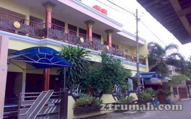 Rumah luas Sangat Strategis plus usaha kos kosan