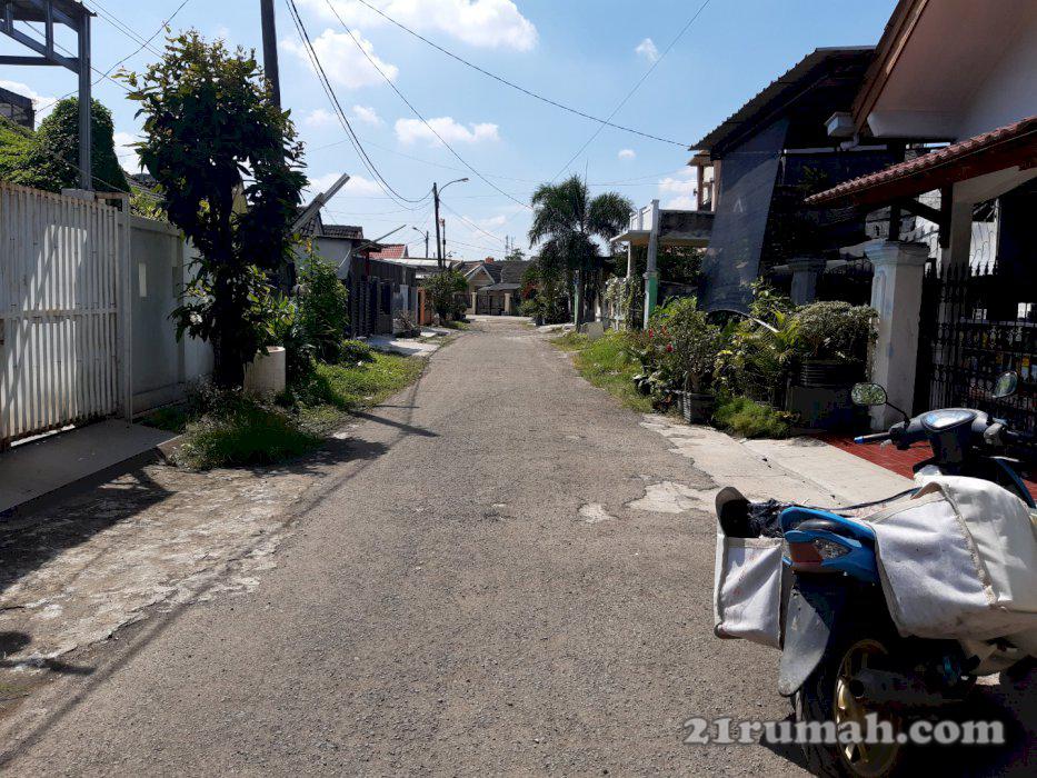 Rumah tanah luas akses strategis deket stasiun kereta