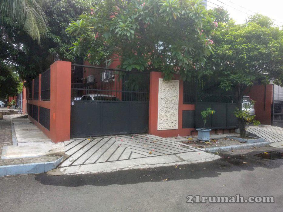 Rumah dijual hoek di tugu gading permai