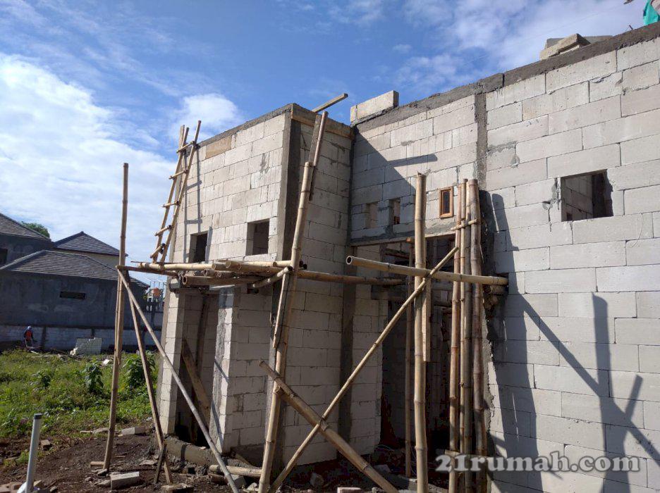 rumah dengan desain modern minimalis lokasi ditengah kota Pati