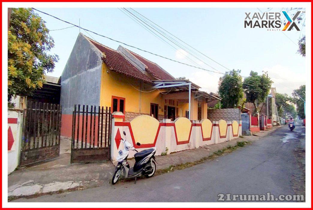 DIJUAL RUMAH DEKAT KAMPUS JEMBER (Strategis dan Halaman Luas)