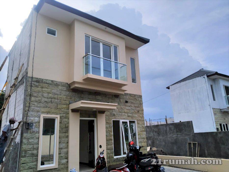 rumah lt 2 dengan desain modern minimalis lokasi dipusat kota Pati