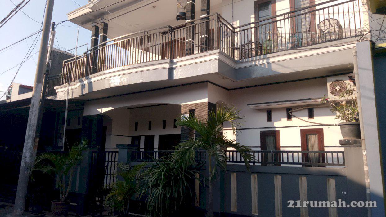 Rumah Tinggal 2 lantai keamanan 24 jam 1 akses pintu masuk dan bebas banjir