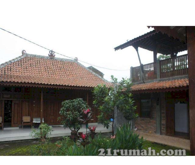 Dijual Rumah/Villa Antik Eksklusif Beserta Isi Jual Cepat