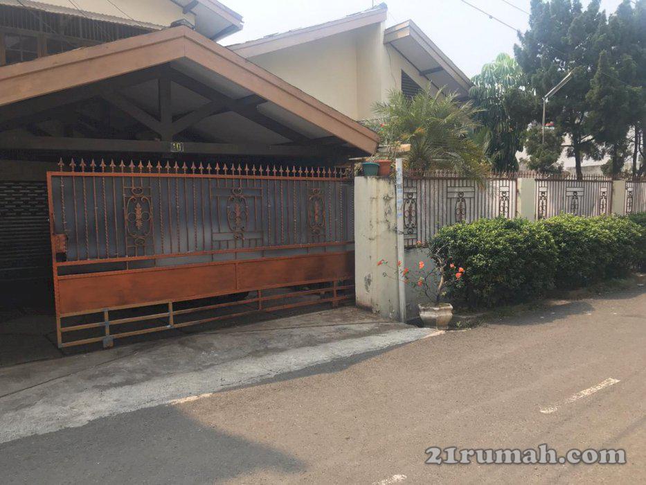 Rumah besar di cempaka putih Jakarta pusat edisi turun harga bonus mobil nya