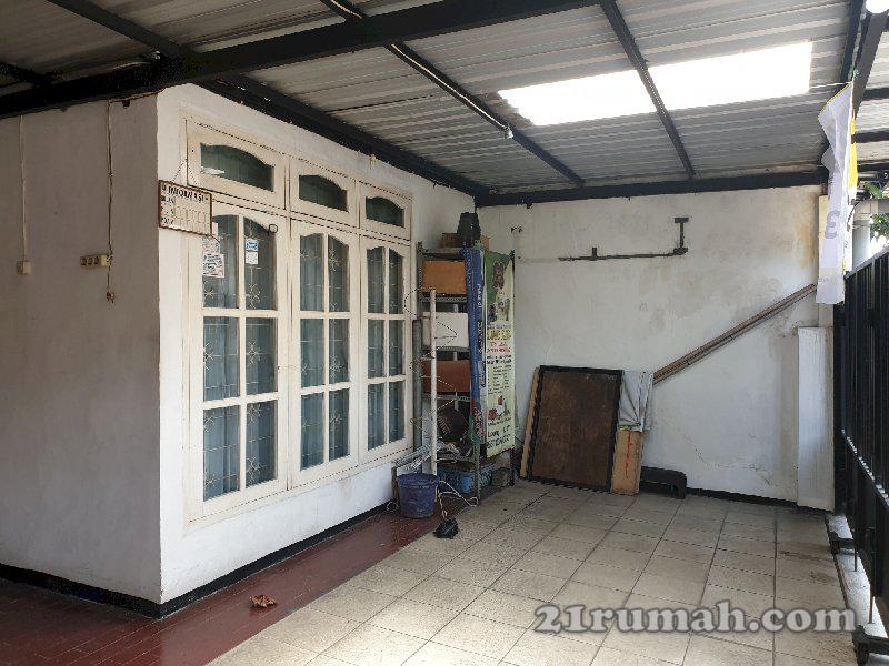 Rumah di Sawoajajar dekat Exit Tol Madyopuro