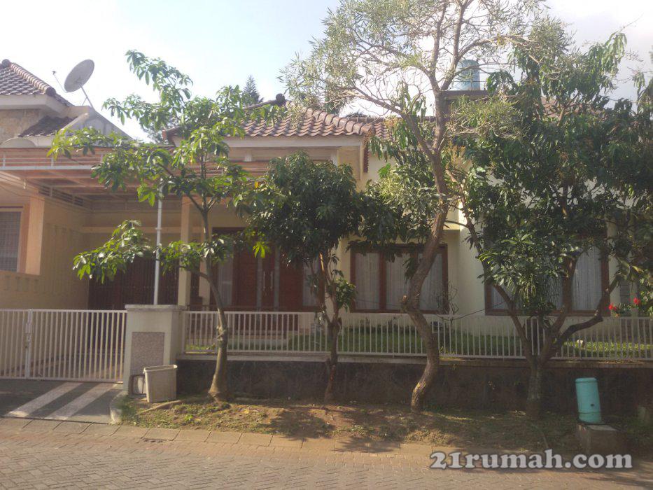 Rumah 100langkah dari kampus MaChung Villa Puncak Tidar