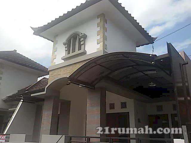 Rumah Mungil di Gerbang Kota Malang depan Araya