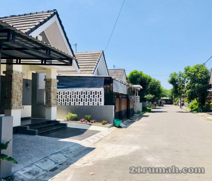 Rumah minimalis di Taman Palm (Colomadu) blkg kampus IHS/ barat Hotel Edelweis