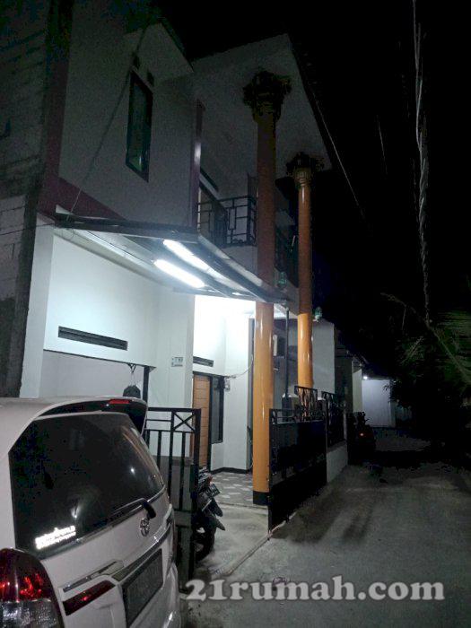 Rumah dua lantai di jual murah