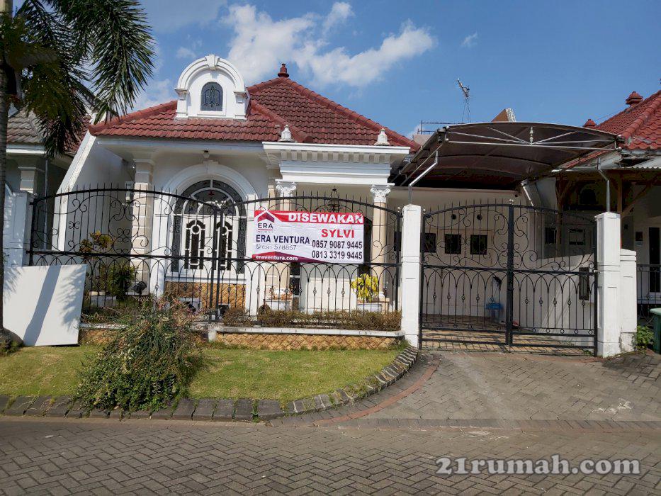 Rumah Sangat Istimewa Perumahan Elit Istana Dieng Fasilitas Club House Lengkap