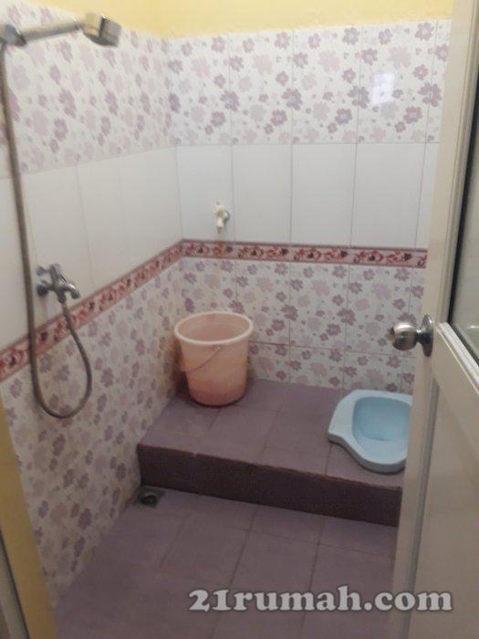 dijual rumah jagakarsa belakang ui