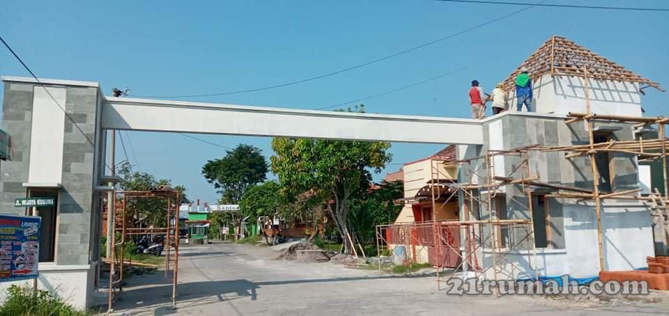 Dijual rumah dekat bandara adi sumarmo