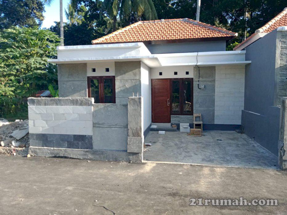 Rumah Cantik Tanpa DP di SANGGULAN, KEDIRI
