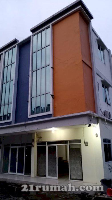Di jual ruko tempat strategis 3 lantai