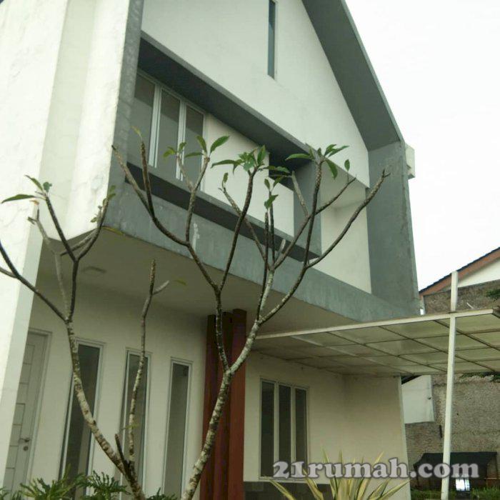 Rumah di  Depok Kalimulya dengan  Konsep Villa 