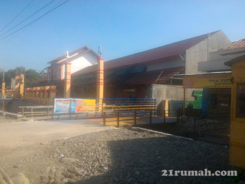 Rumah samping pasar pepedan