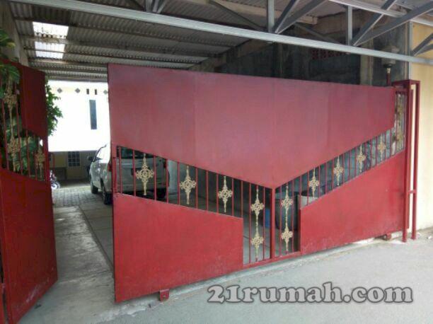 Rumah besar dan ada 9 pintu kontrakan pasif income