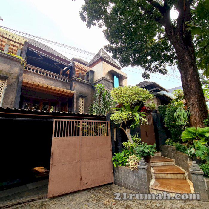 Dijual Rumah di Pondok Indah 4BR, Semi Furnished - Pondok Indah
