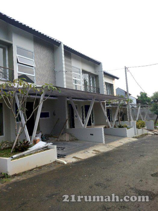 Rumah mewah dekat pintu toll 