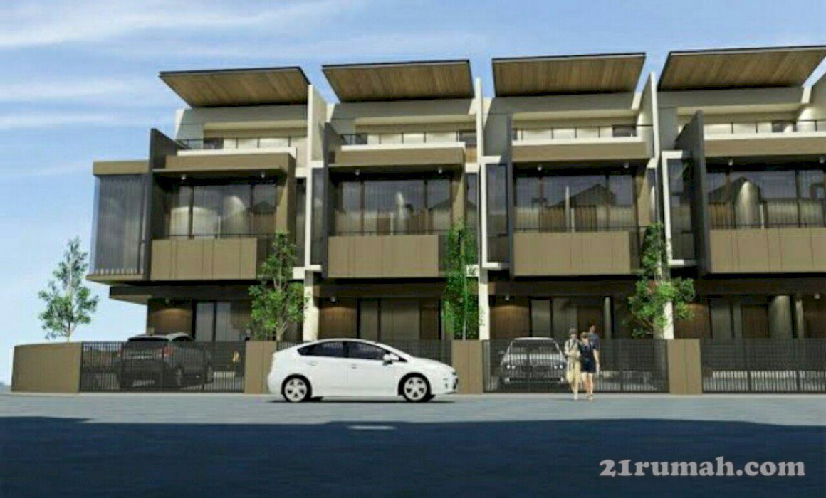 Rumah tiga lantai lokasi strategis 