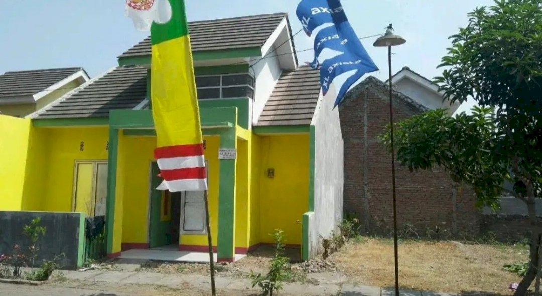 Rumah pojok banyak sisa tanah