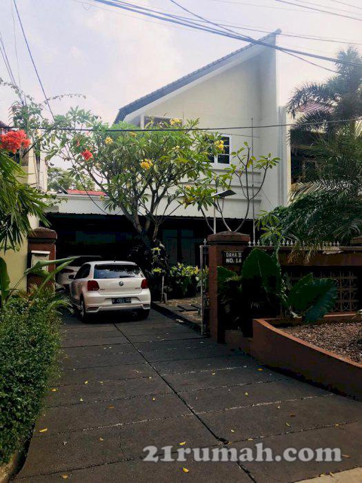 Rumah strategis di Kebayoran baru depan Jakarta internasional School