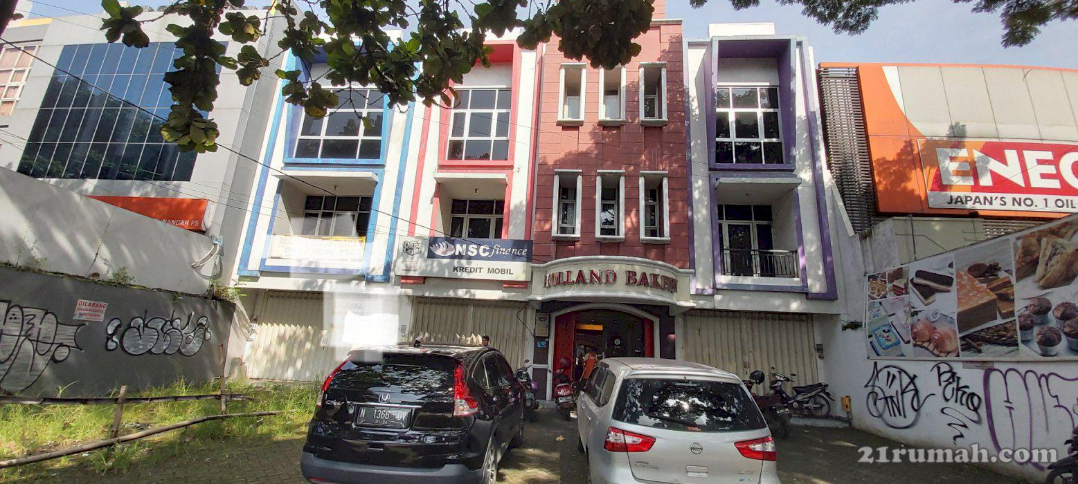 Ruko 3 lantai Siap Pakai di Wilayah Perkantoran Akses Jalan Poros Malang