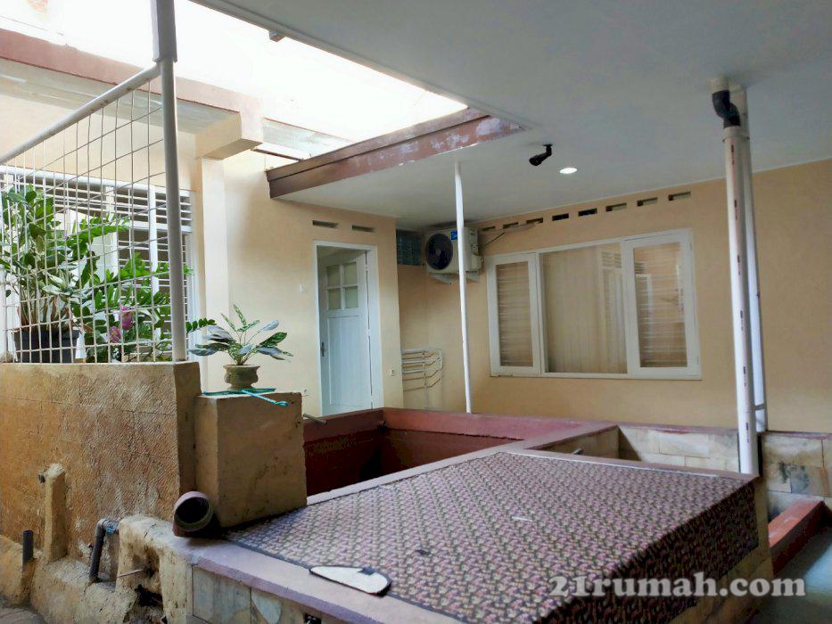 Dijual RUMAH USAHA di Jalan Rukem (Buah-Buahan), Kota Malang